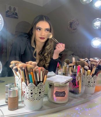 Who is GlamFlutterLashes?